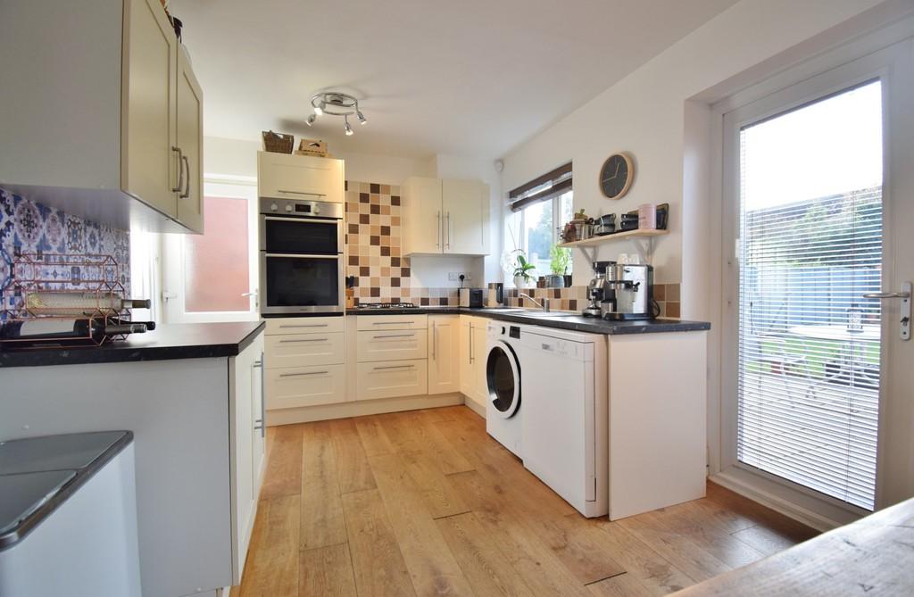 Lowforce, Wilnecote, Tamworth 3 bed semidetached house £895 pcm (£