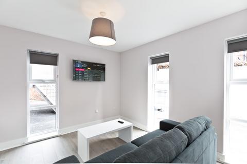 2 bedroom flat to rent, Apartment 9, Lynthorpe House, City Centre
