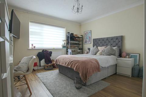 2 bedroom ground floor flat for sale - Enniskillen Road, Cambridge
