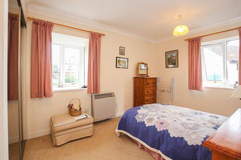 2 bedroom end of terrace house for sale - Dovehouse Close, Linton