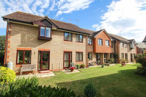 2 bedroom end of terrace house for sale - Dovehouse Close, Linton