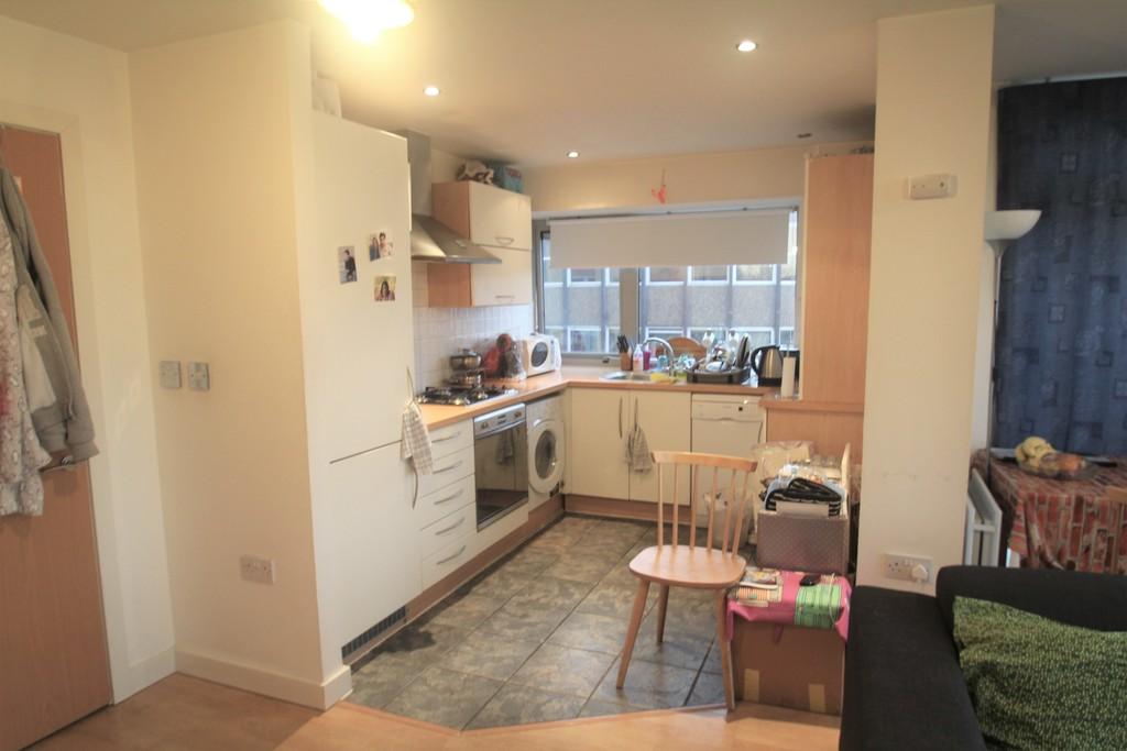 Roxborough Heights, Harrow HA1 1GP 1 bed flat £1,150 pcm (£265 pw)