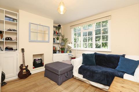 3 Albany Passage, Richmond, TW10 6DL