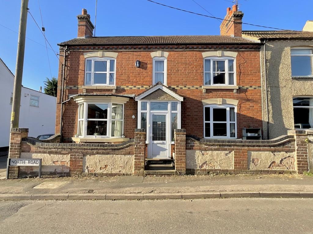 North Road, Earls Barton, NN6 0LW 3 bed end of terrace house £300,000