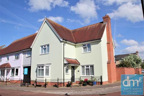 4 bedroom link detached house for sale, Archer Crescent, Tiptree