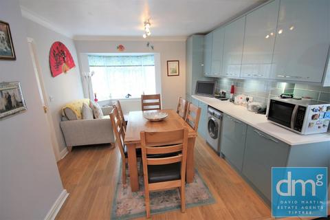 10 Archer Crescent, Tiptree, Colchester, CO5 0GS
