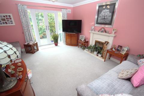 10 Archer Crescent, Tiptree, Colchester, CO5 0GS