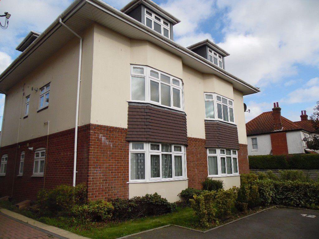 ONE DOUBLE BEDROOM, CHARMINSTER 1 bed flat £725 pcm (£167 pw)