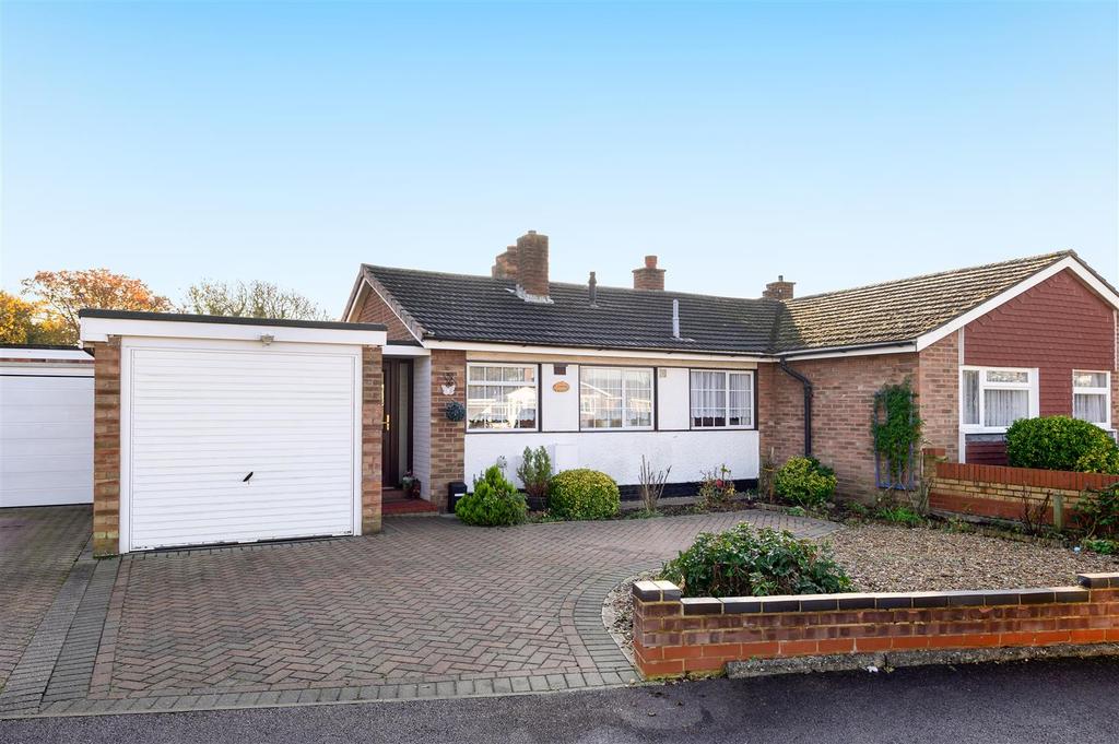 Brickfield Road, Renhold, Bedford 2 bed semidetached bungalow £250,000