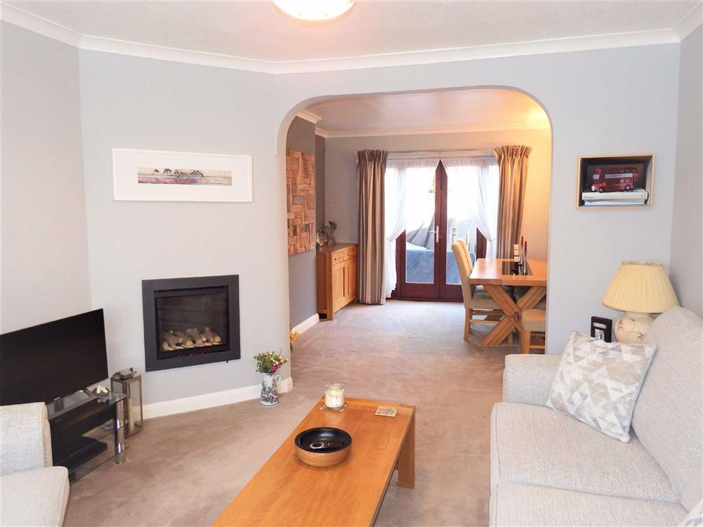 Symonds Green Road, Stevenage, Hertfordshire, SG1 4 bed semidetached