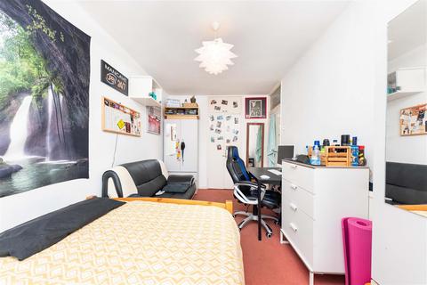 3 bedroom maisonette for sale - Mace Street, London, E2