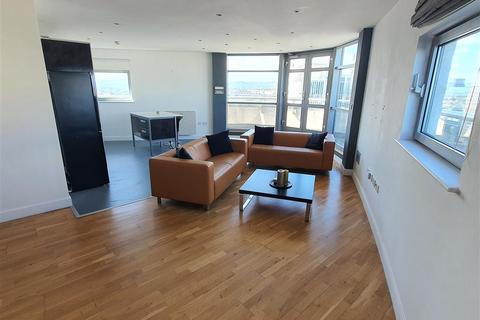 3 bedroom apartment to rent - Altolusso, Bute Terrace, Cardiff
