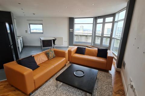 3 bedroom apartment to rent - Altolusso, Bute Terrace, Cardiff