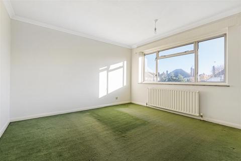 9 Angel Road, Thames Ditton, KT7 0AU