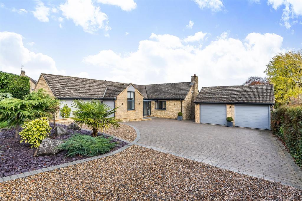 The Green, Edge, Stroud 4 bed detached house £1,000,000
