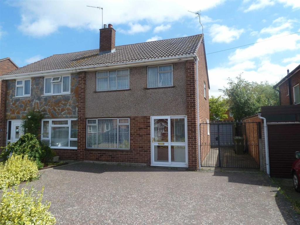 Gallagher Road, Bedworth 3 bed semidetached house £165,000