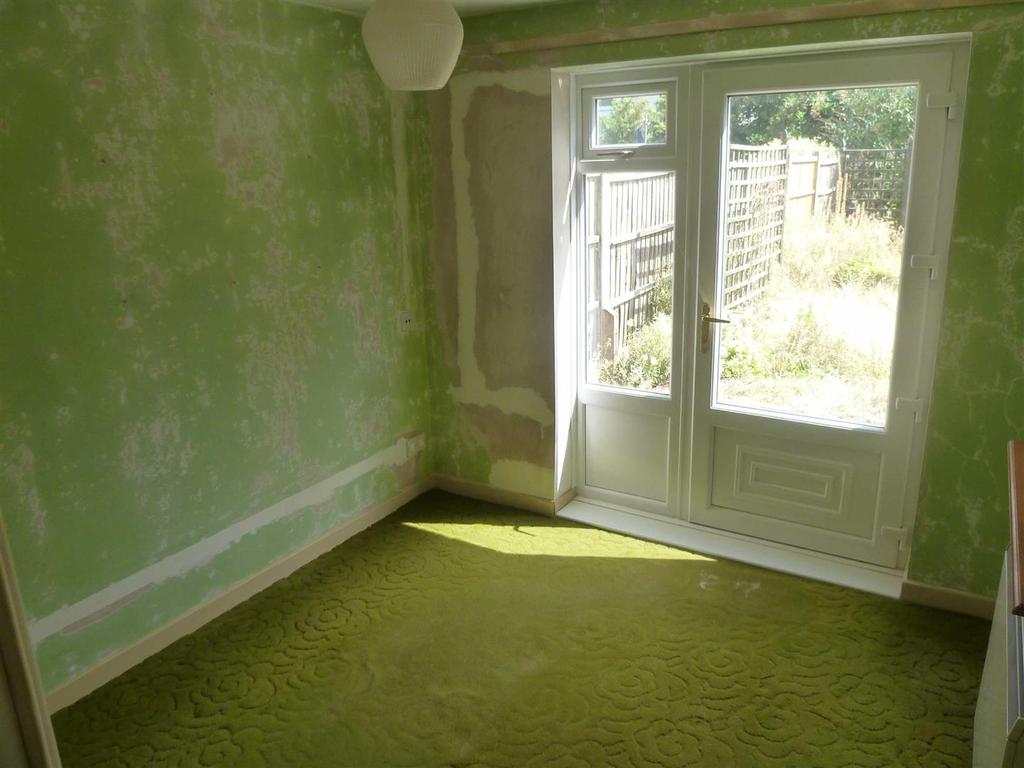 Gallagher Road, Bedworth 3 bed semidetached house £165,000
