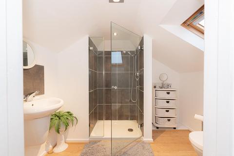8 Stag Leys, Ashtead, KT21 2TD