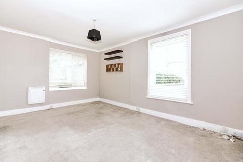 Flat 3, 12 Byron Road, Worthing, BN11 3HN