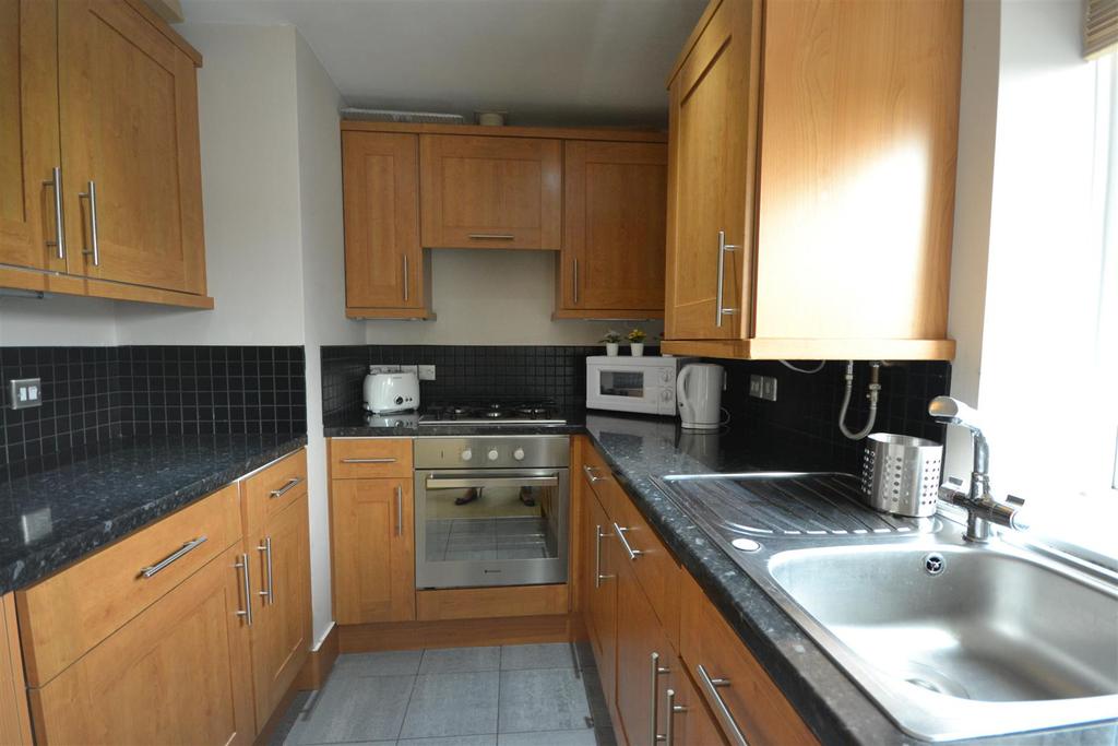 15 Court View 023.JPG