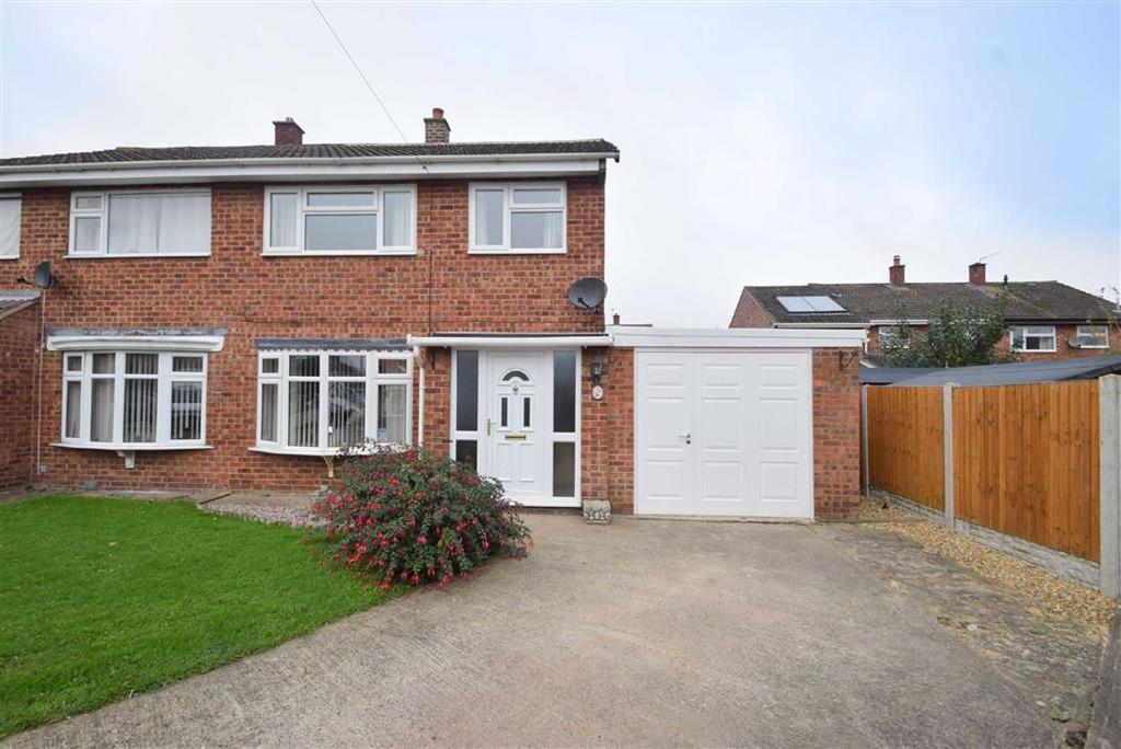 Frankton Close, Telford Estate, Shrewsbury 3 bed semidetached house