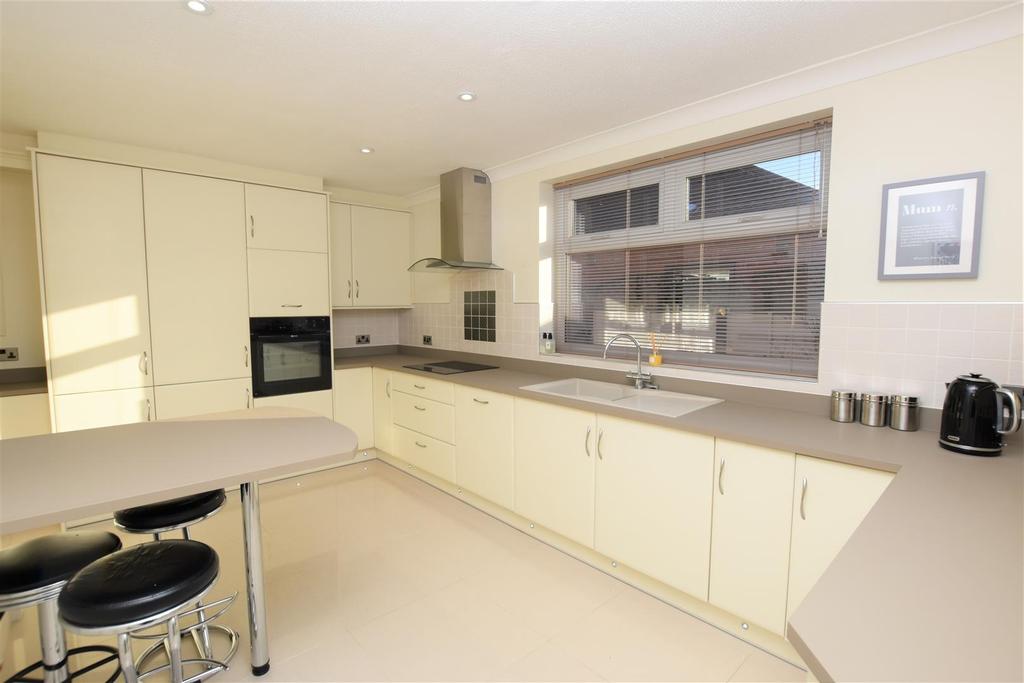 Holmes Lane, Bilton 4 bed detached bungalow £375,000