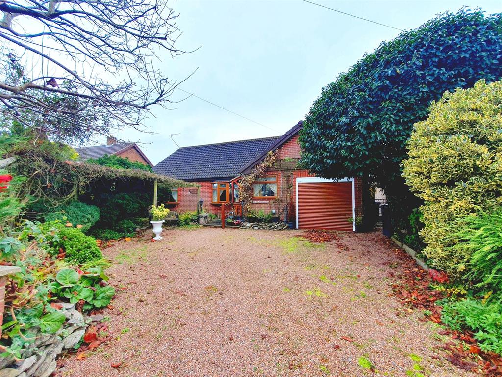 Church Lane, Whitwick, Coalville 3 bed bungalow £340,000