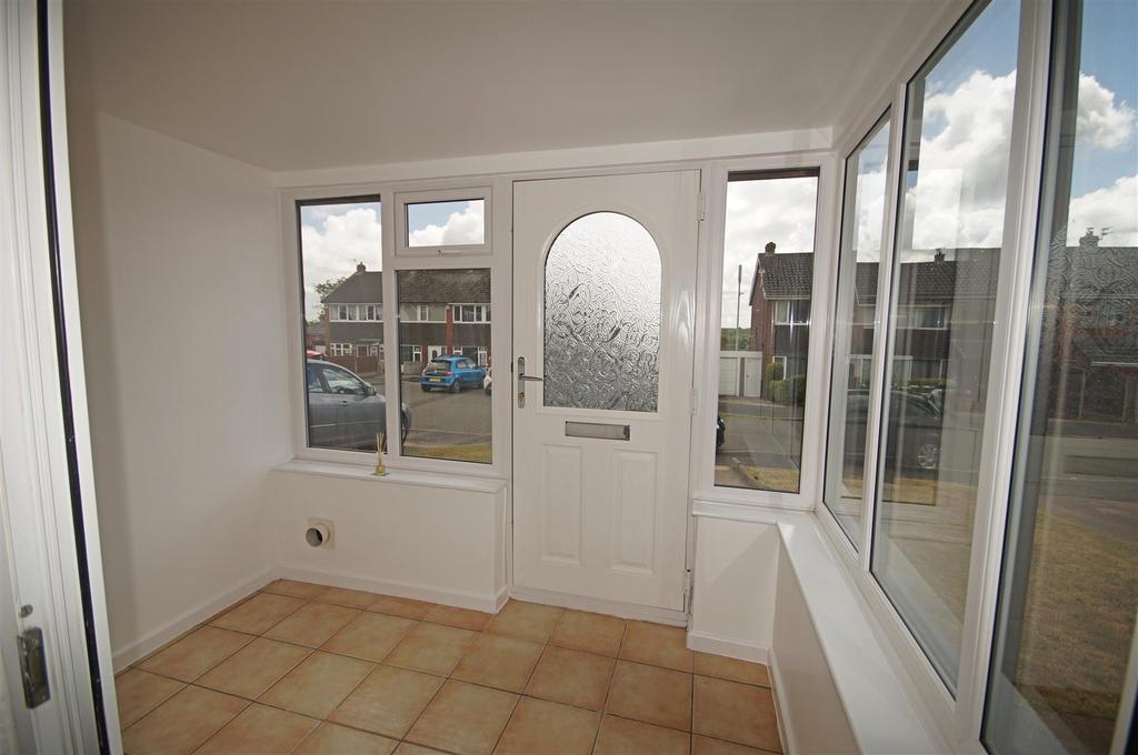 Thirlmere Avenue, Horwich, Bolton 3 bed townhouse £725 pcm (£167 pw)