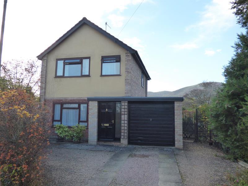 46 Charles Way, Malvern... 3 bed detached house £320,000