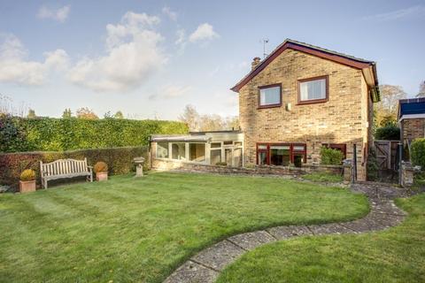 12 Hillside Close, Chalfont St Giles, HP8 4JN