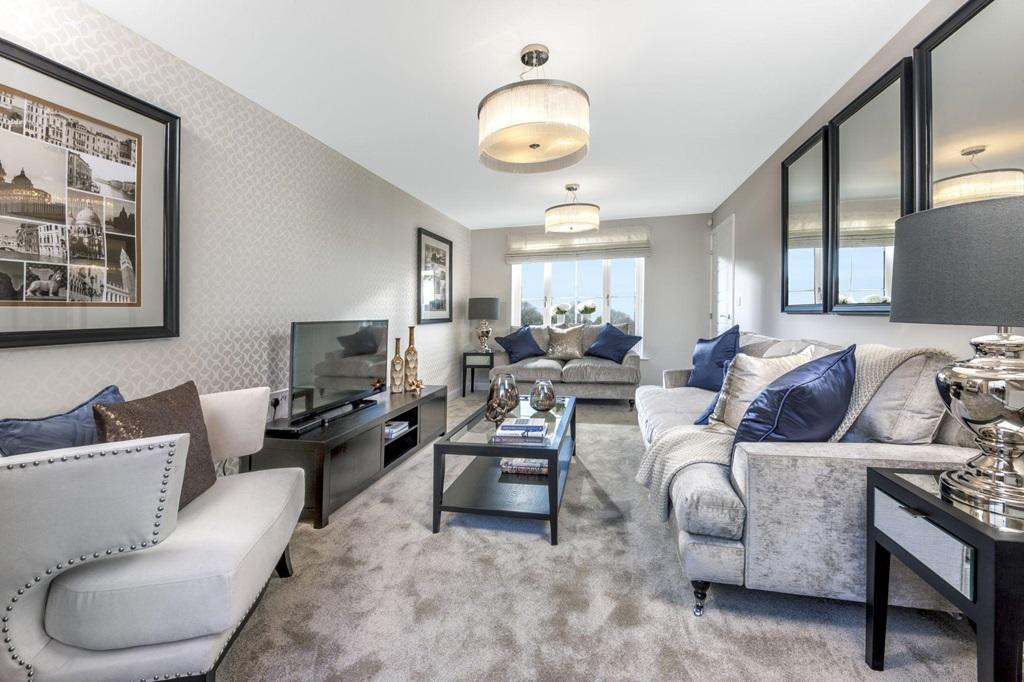 Cosy lounge 4 bedroom home chelworth
