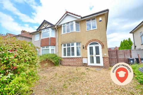 4 bedroom semi-detached house to rent, Mackie Grove, Filton