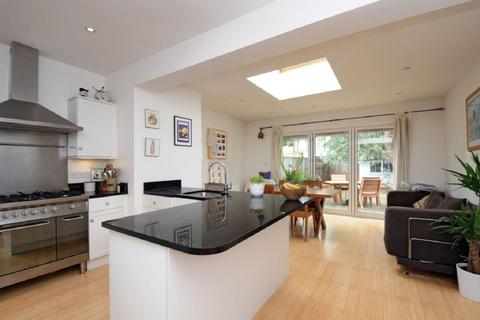72 Nelson Road, London, SW19 1HX