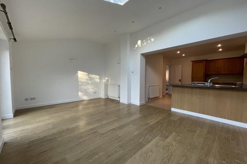 97 Buddle Lane, Exeter, EX4 1JP