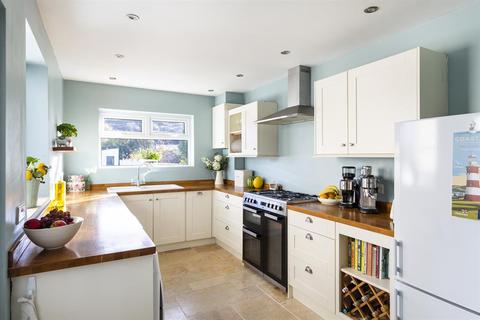 28 Somermead, Bristol, BS3 5QS