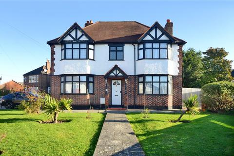 17 Hazlemere Gardens, Worcester Park, KT4 8AH