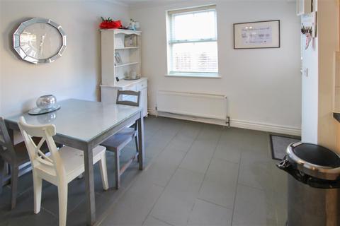 22 Hare Bridge Crescent, Ingatestone, CM4 9DR