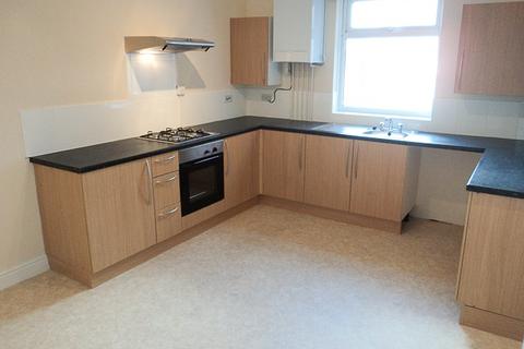 2 bedroom flat to rent, High Street, Saxilby, LN1