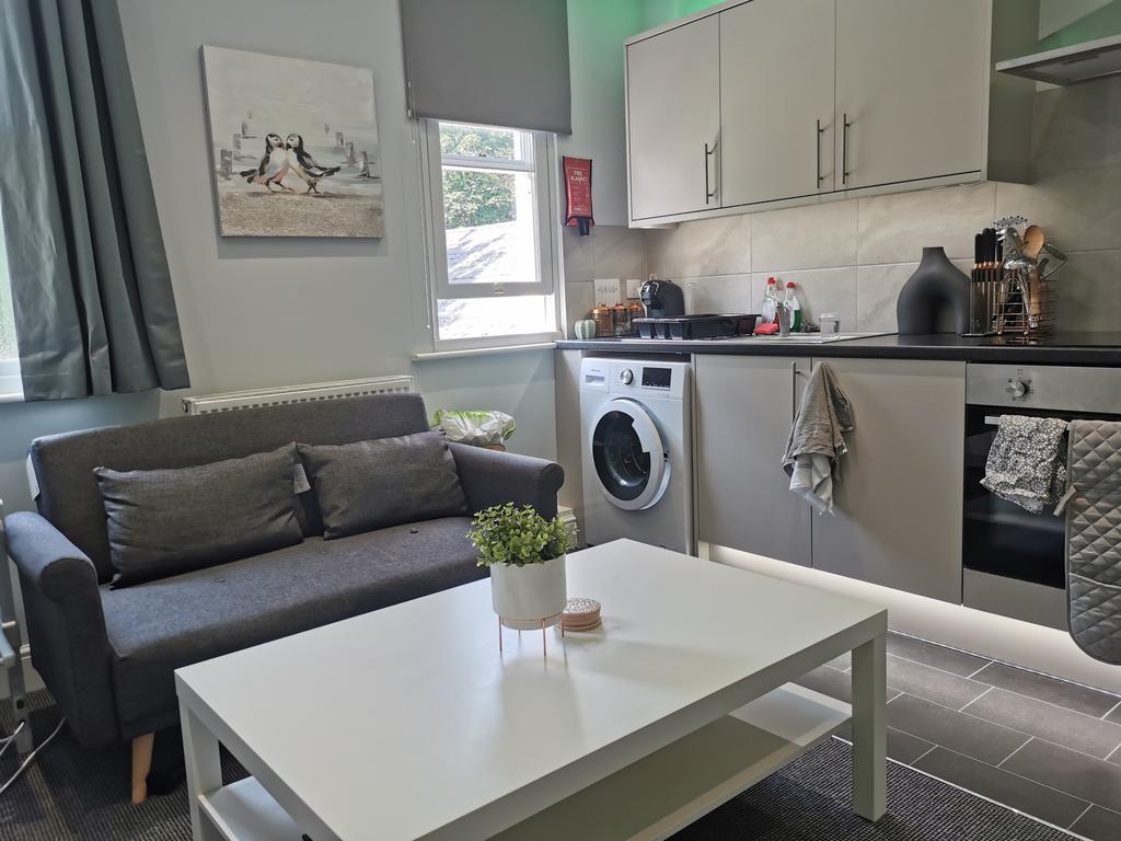 Ethelbert Road, Canterbury CT1 2 bed flat £560 pcm (£129 pw)