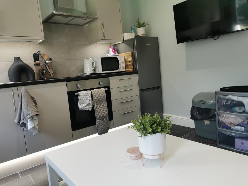 Ethelbert Road, Canterbury CT1 2 bed flat £560 pcm (£129 pw)