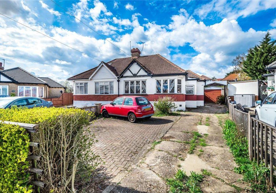 12 Dale Close, Pinner, Middlesex, HA5... 2 bed bungalow £300,000