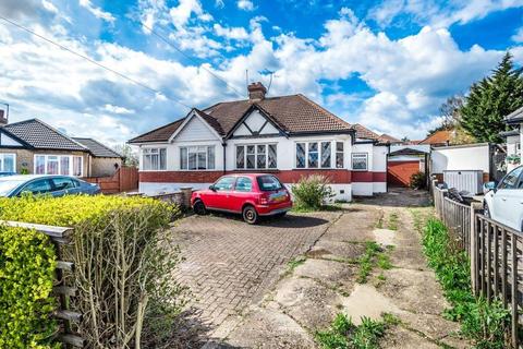 12 Dale Close, Pinner, HA5 3UU
