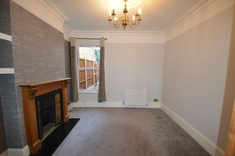 3 bedroom semi-detached house to rent - Brightwell Avenue, Westcliff-On-Sea, SS0