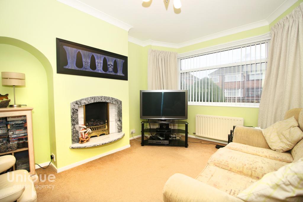 Rossington Avenue, Bispham... 3 bed semidetached house £129,950