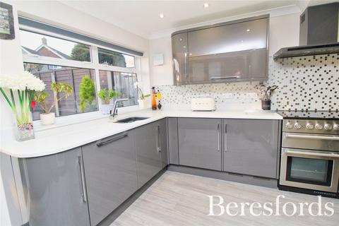 4 bedroom end of terrace house for sale - Severn Drive, Upminster, RM14