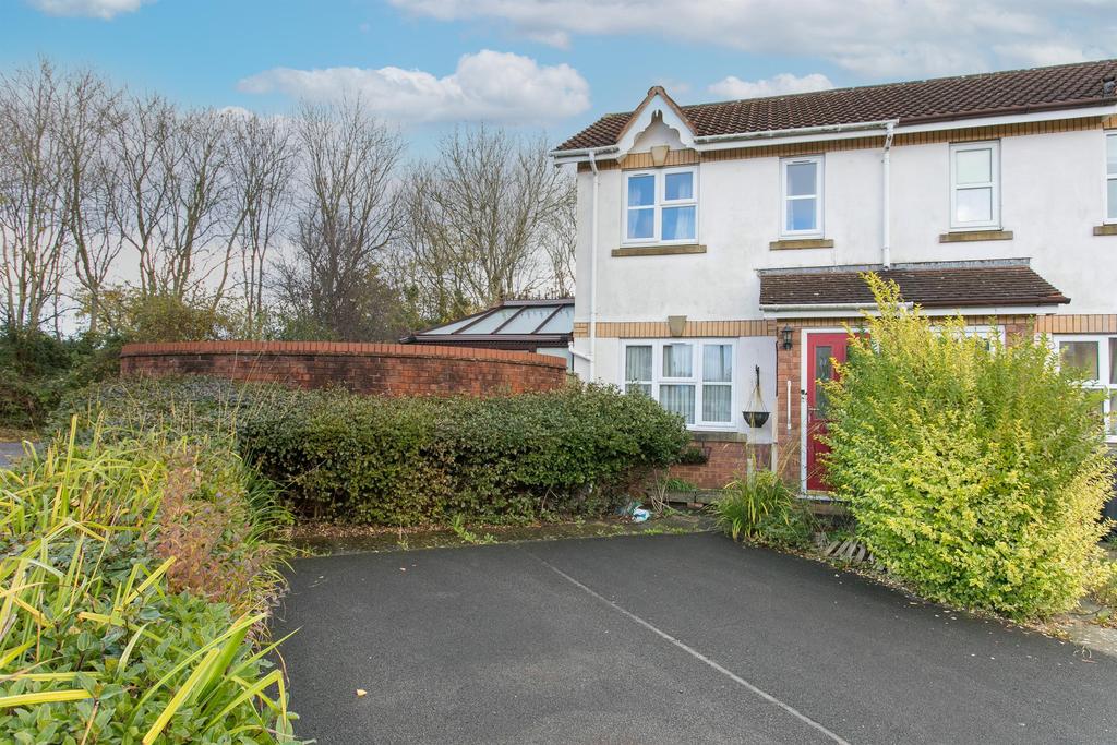 Heron Gardens, Portishead 1 bed semidetached house £250,000