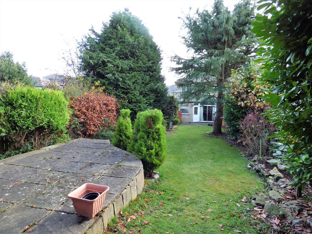 Regent Drive, Skipton 3 bed semidetached house £300,000