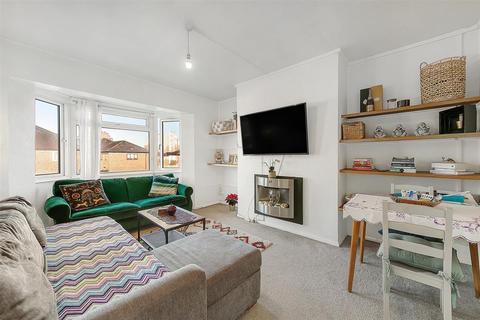 2 bedroom flat for sale - Brathway Road, SW18