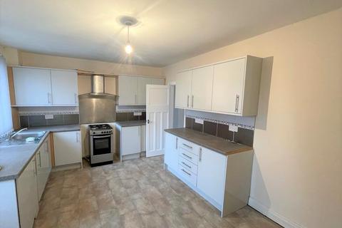 3 bedroom end of terrace house to rent, Ivy Street, Leeds LS9