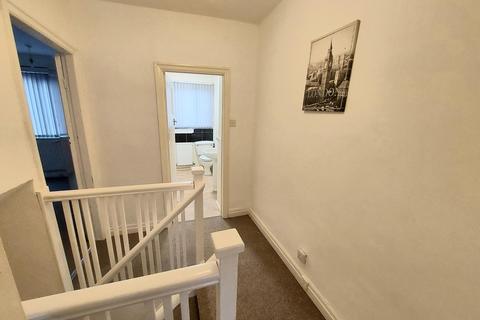 3 bedroom end of terrace house to rent, Ivy Street, Leeds LS9